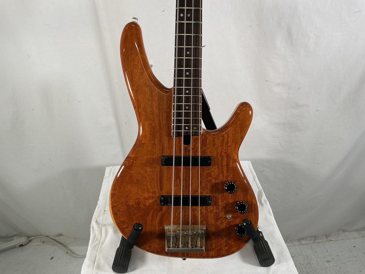 Used Fender DR HEARTFIELD DR-4C 24-FRET BASS Vintage Bass Guitar