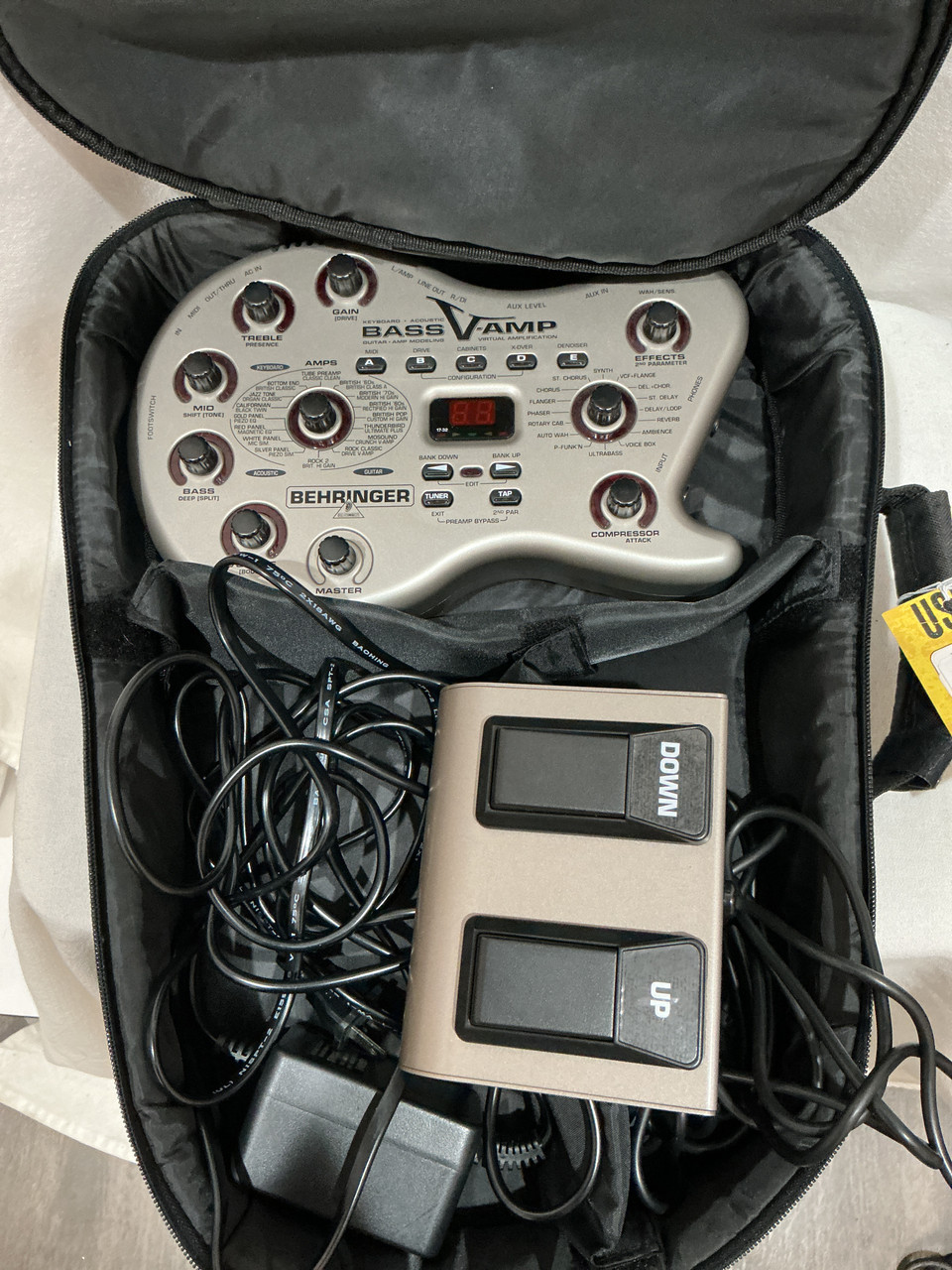 Used Behringer BASS V AMP Amp Simulator + FX Pedal