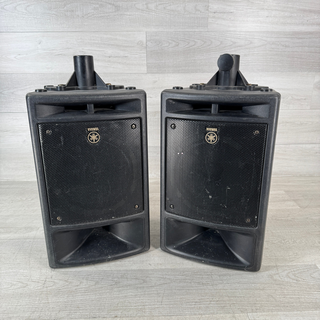portable PA system 中古品 売ります Used Yamaha Stagepas 300 - Portable PA System - Local Pickup Only
