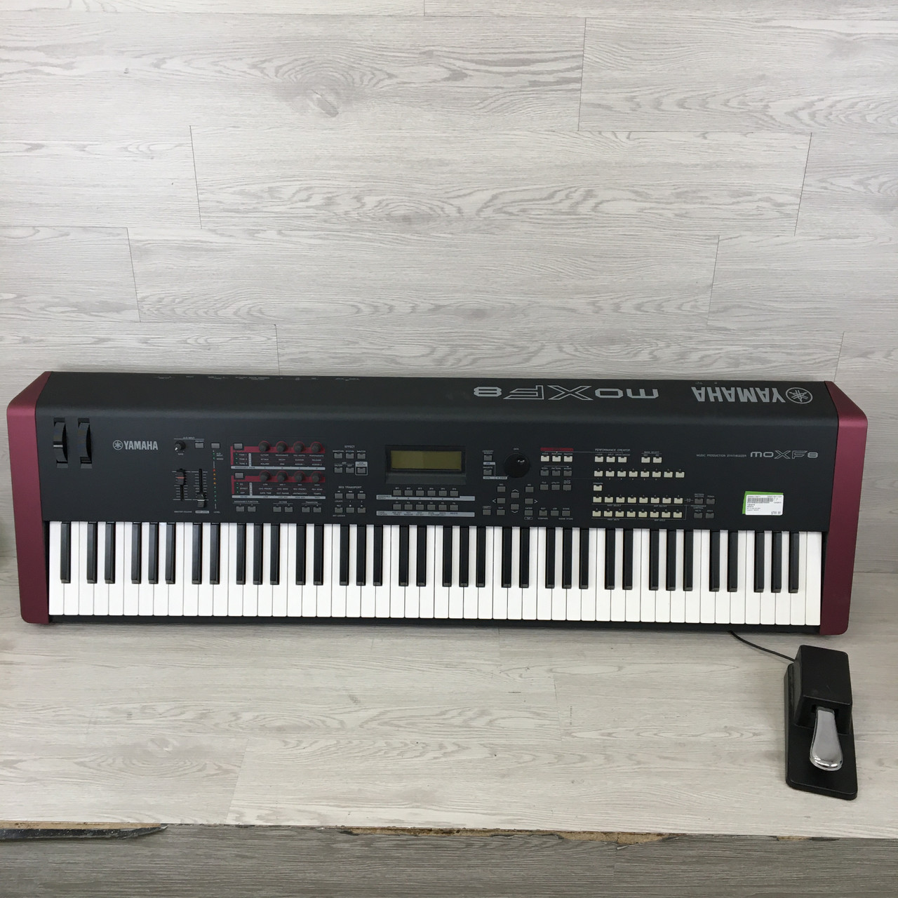 Used Yamaha MOXF8 88-Key Keyboard 88-key