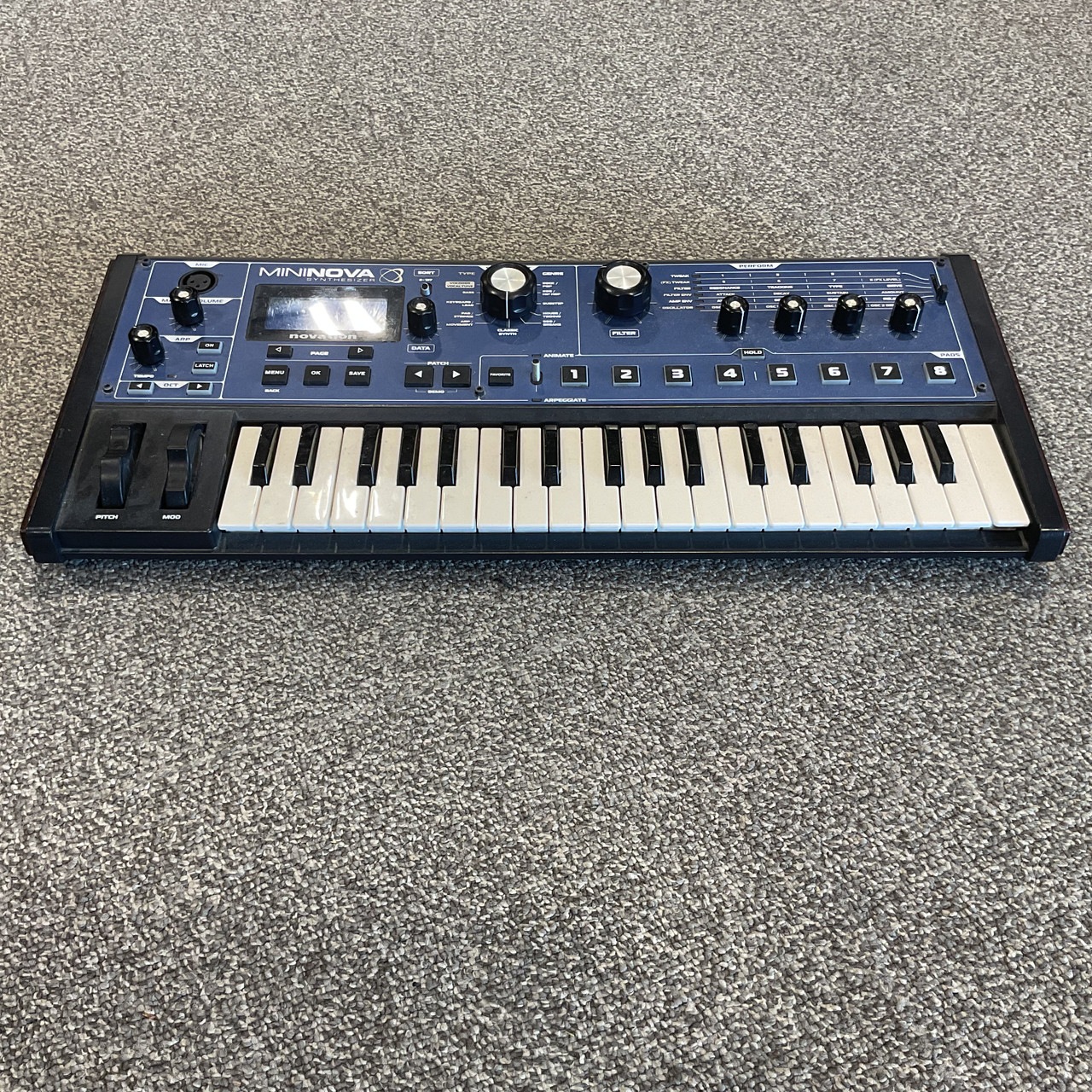 Used Novation MININOVA W/ MIC / POWER Compact Synthesizer Compact