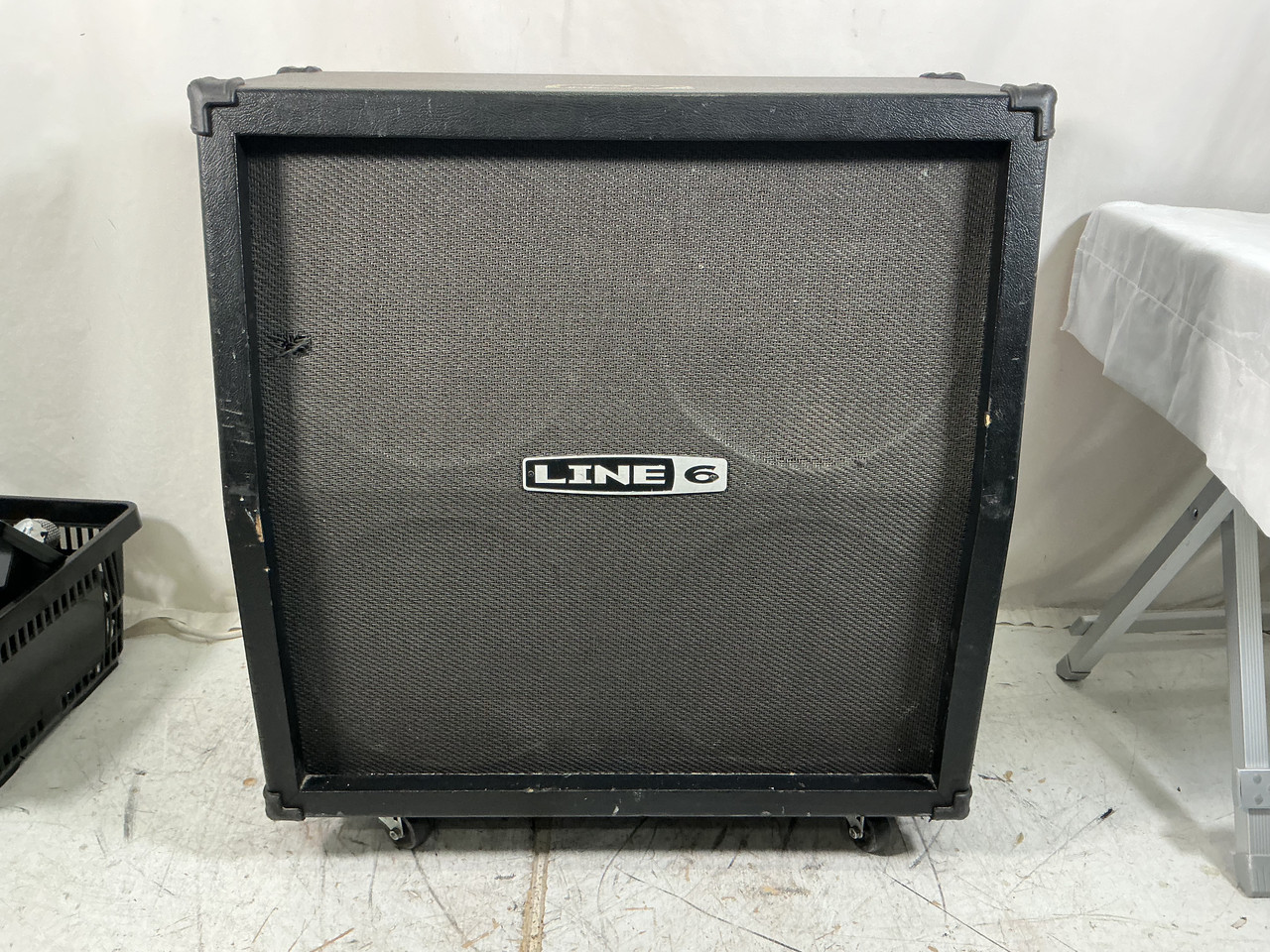 Used Line 6 412 SLANTED CAB 150 WATTS 4 x 12 Guitar Speaker