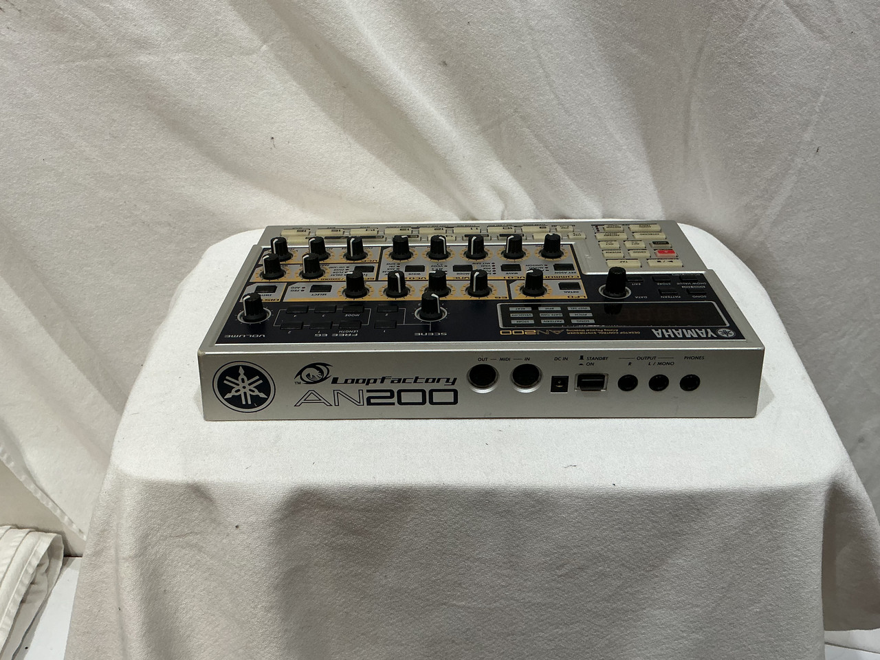 Used Yamaha AN200 Compact Synthesizer Compact