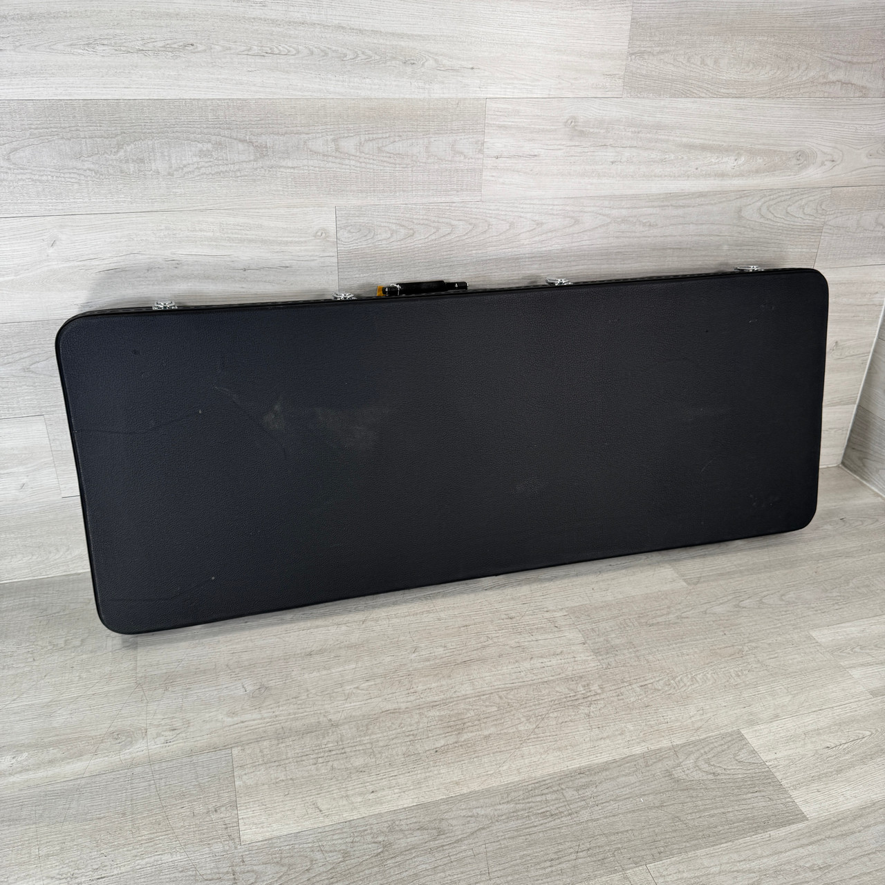 Used Gator GWE EXTREME - Economy Wood Case - Extreme-shape