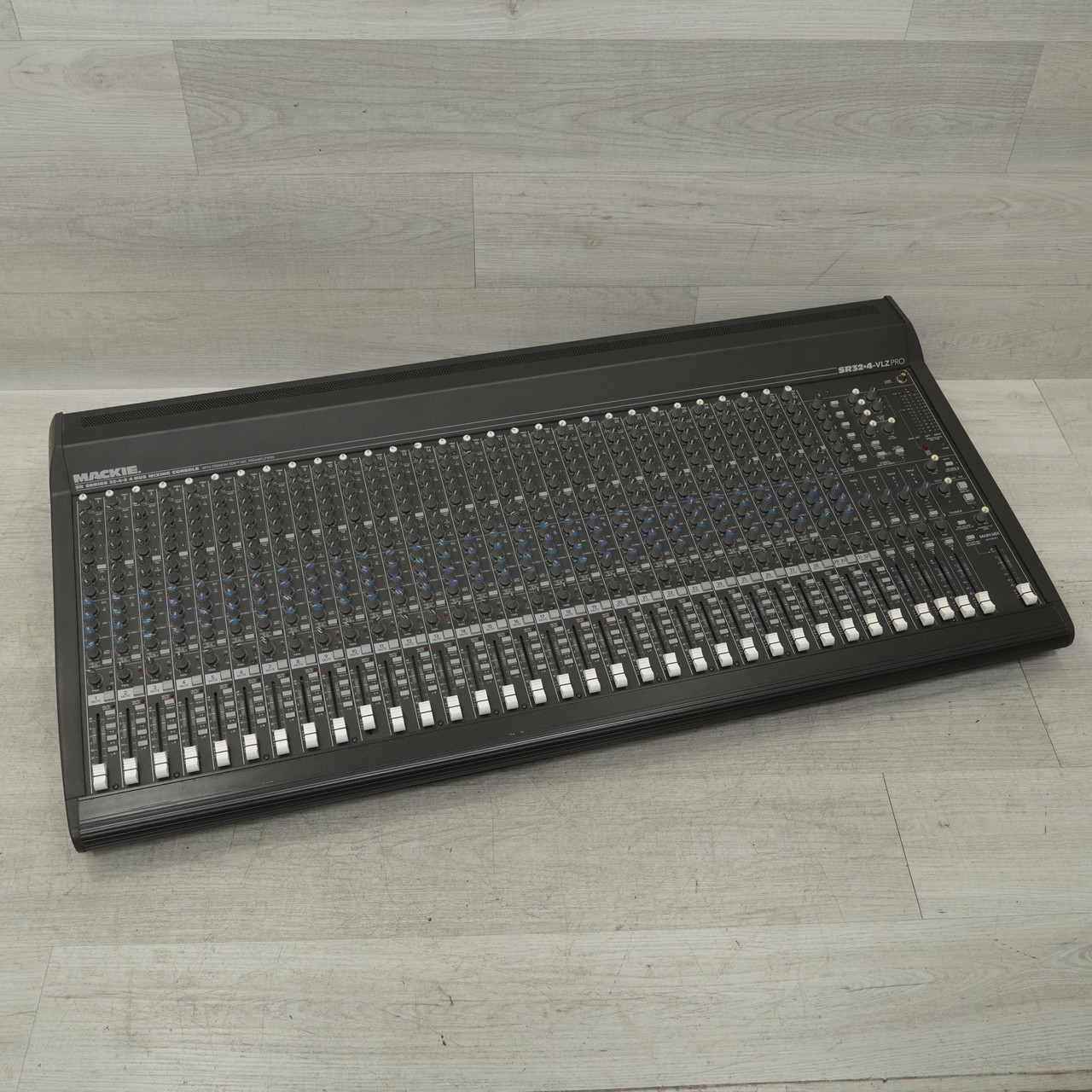 Used Mackie Sr32.4-vlz Pro Mixing Console - Local Pickup Only