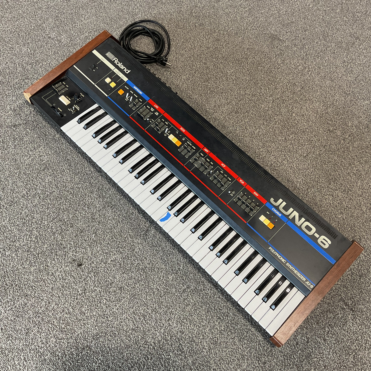 Used ROLAND JUNO-6 JU-6 Vintage 61-Key Synthesizer