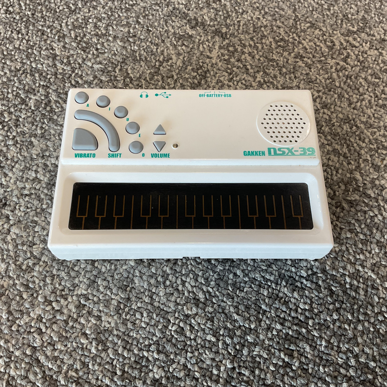 Used GAKKEN POCKET MIKU NSX-39 VOCALOID SYNTH