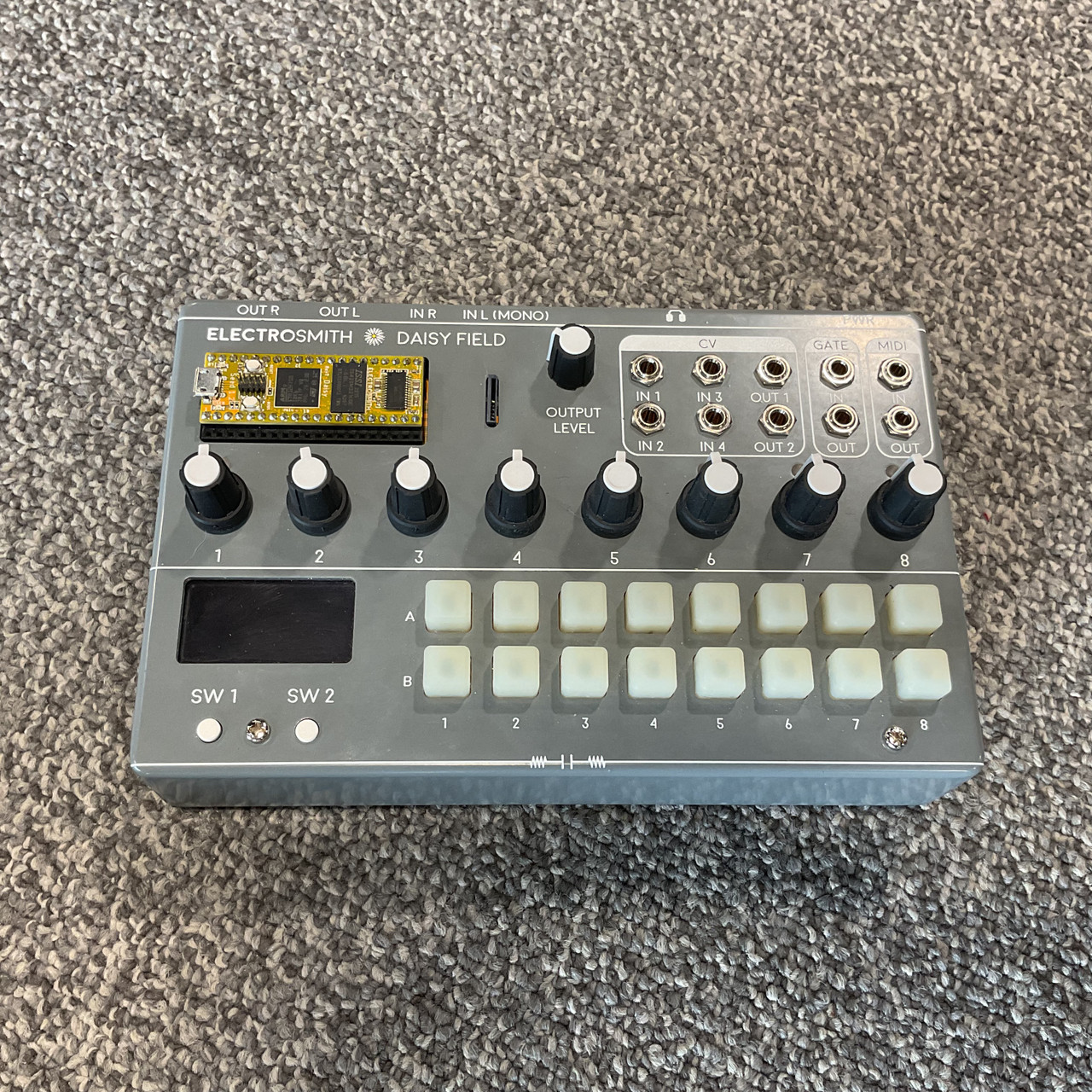 Used ELECTROSMITH DAISY FIELD DIGITAL SYNTHESIZER