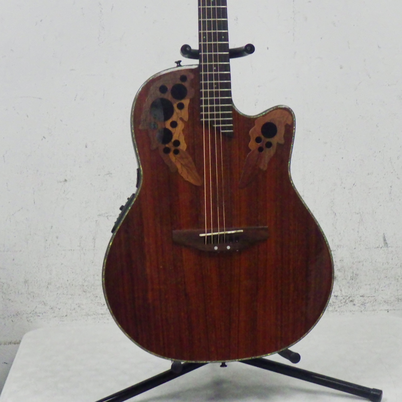 ☆Ovation Celebrity CC48 オベーション ギター ケース付 Ovation