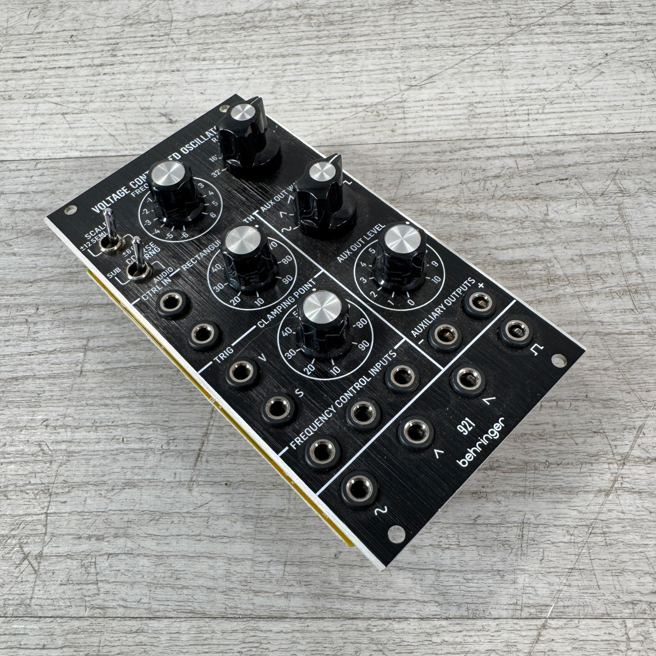 Used Behringer 921 - Voltage Controlled Oscillator Eurorack Module