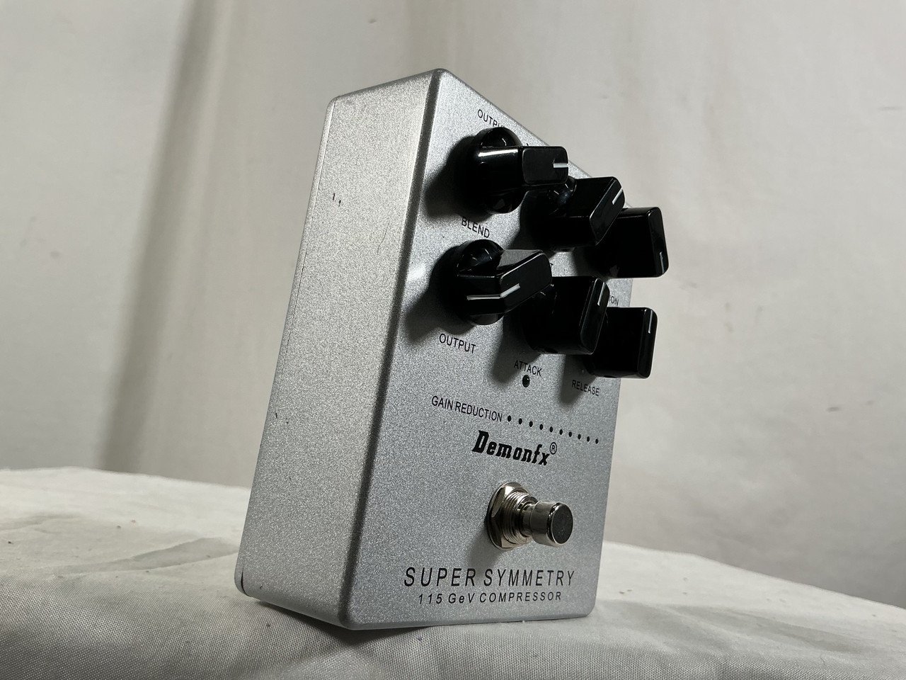SUPER SYMMETRY 115GeV COMPRESSOR Darkglass Unveils Super Symmetry