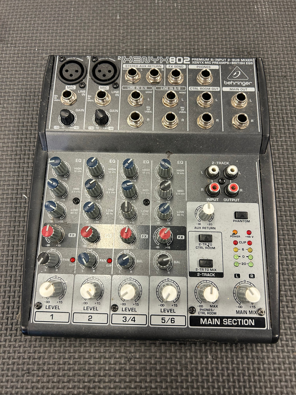 Used Behringer XENYX802 Mixer
