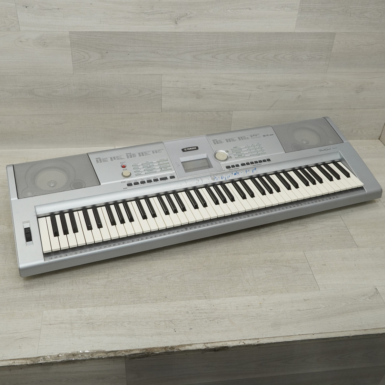 Used Yamaha DGX-203 76-key Keyboard