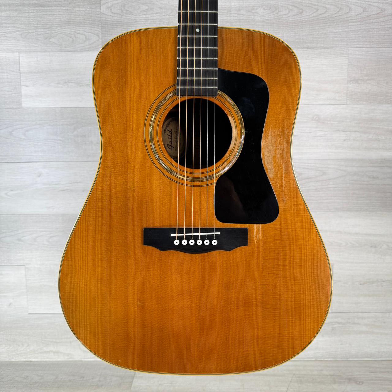 Used Guild Vintage DV52-NT Acoustic Guitar - Natural - Case Included