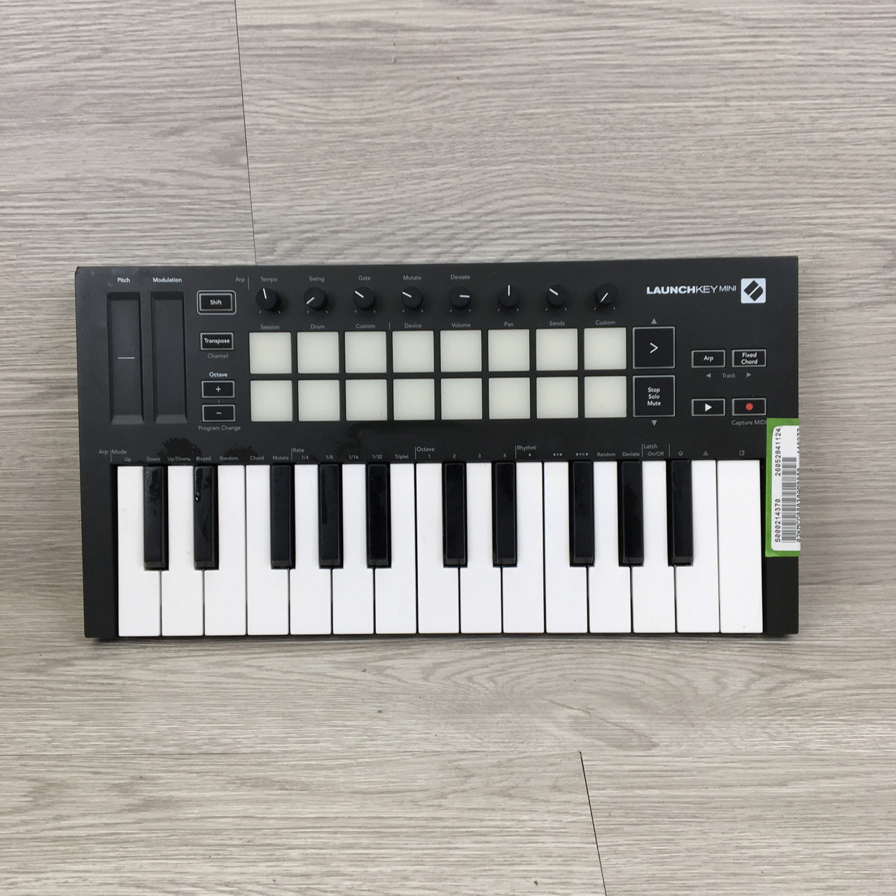 Used Novation LAUNCHKEY MINI MK3 CONTROLLER 25-Key Controller 25-Key