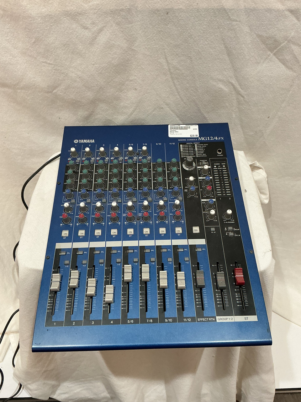 Used Yamaha MG12/4FX Mixing Console