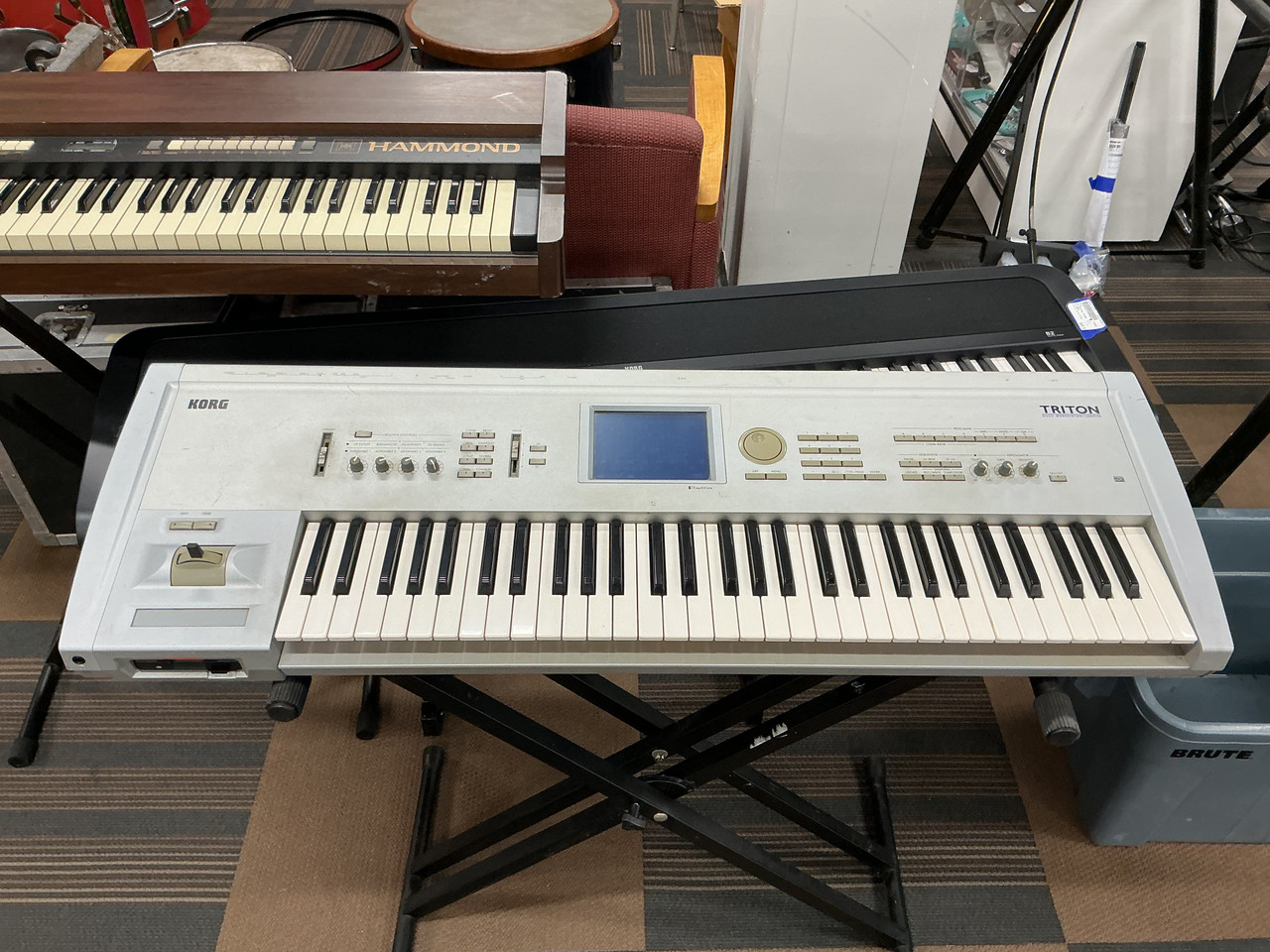Used Korg TRITON WORKSTATION 61-Key Keyboard 61-Key