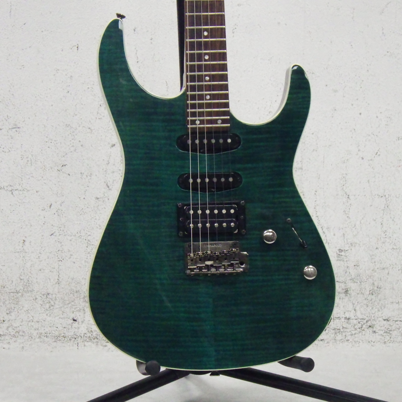 フェルナンデスFR40？。エレキギター。日本製 FERNANDES FR-40？ エレキギター ソフトケース ストラップ付