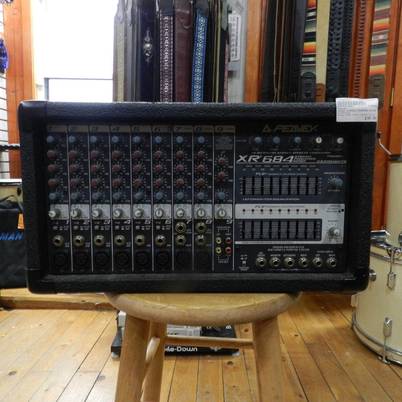 Used Peavey XR684 STEREO POWERED MIXER Mixer