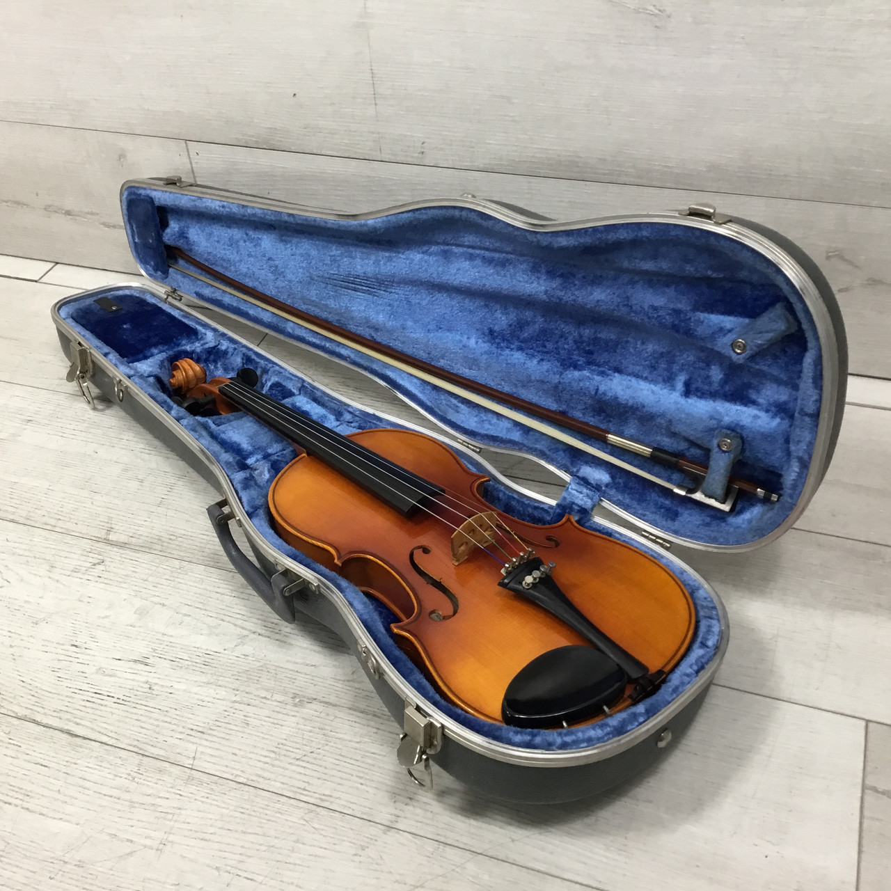 Used William Lewis & Son GERMAN 4/4 126 OUTFIT Violin 4/4 Size