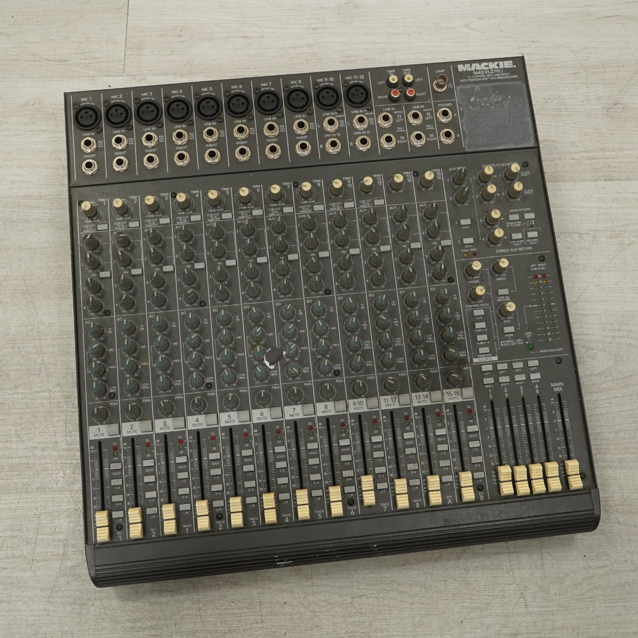 Used Mackie 1642-vlz Pro Mixing Console