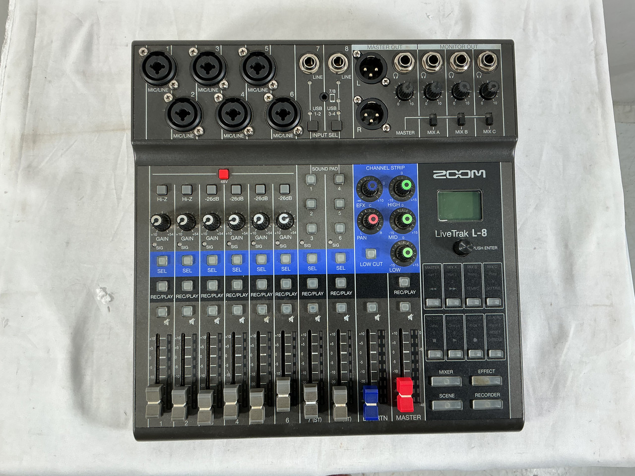 Used Zoom LIVETRACK L-8 Mixing Console