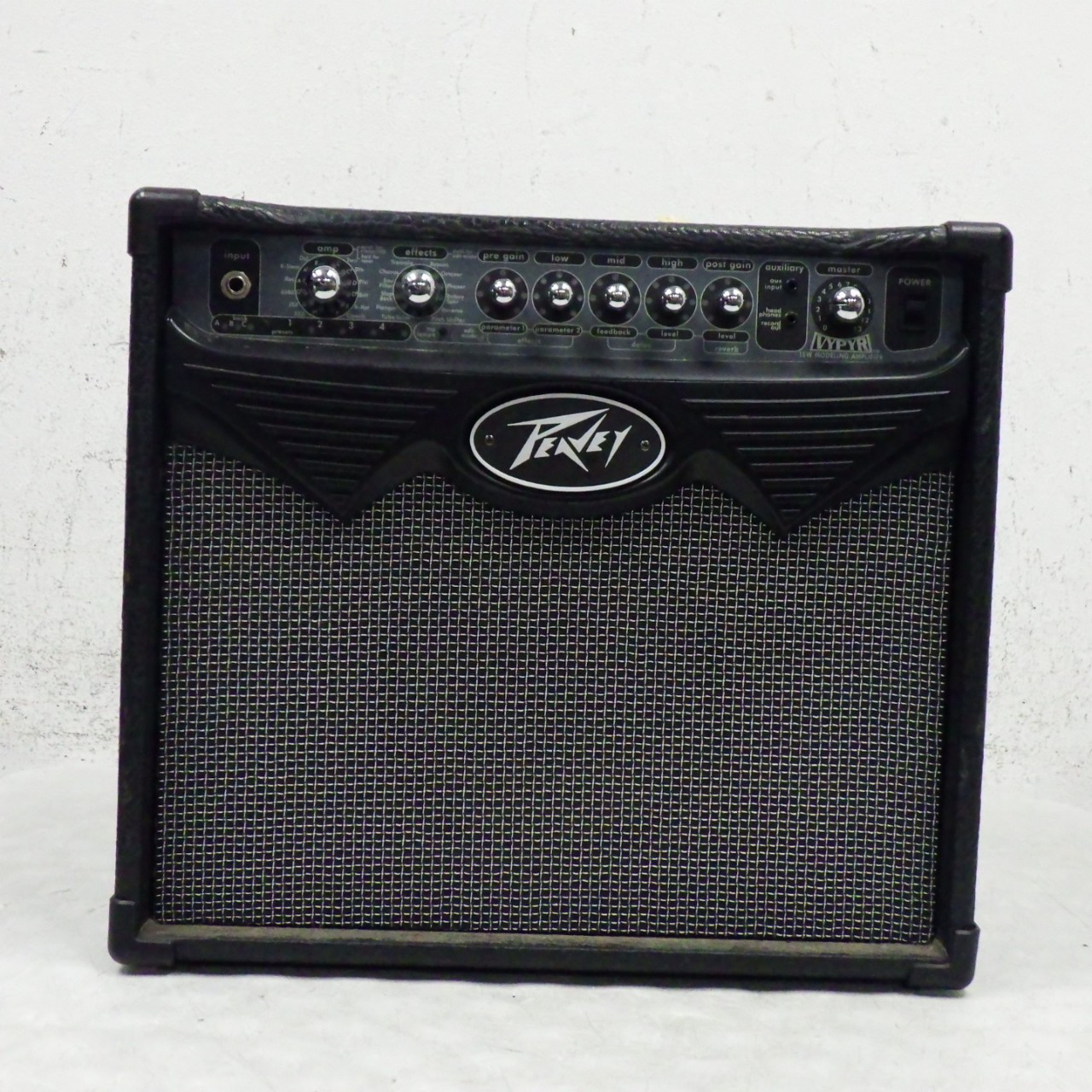 Used Peavey VYPER 15W MOD AMP 1 x 8 Solid State Amplifier 1 x 8