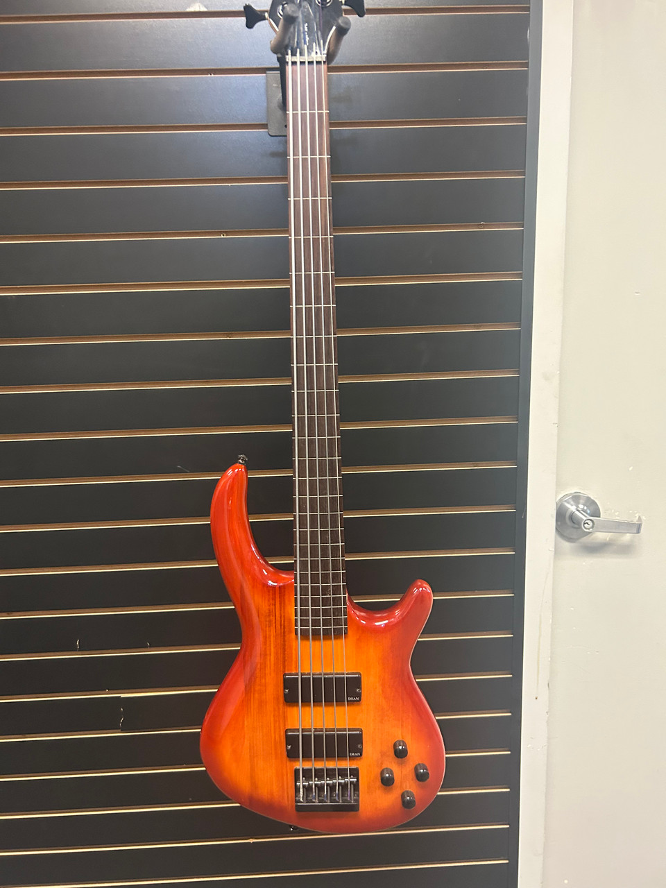 Used Dean EDGE 5 FRETLESS Bass Guitar Cherry Sunburst 5-String