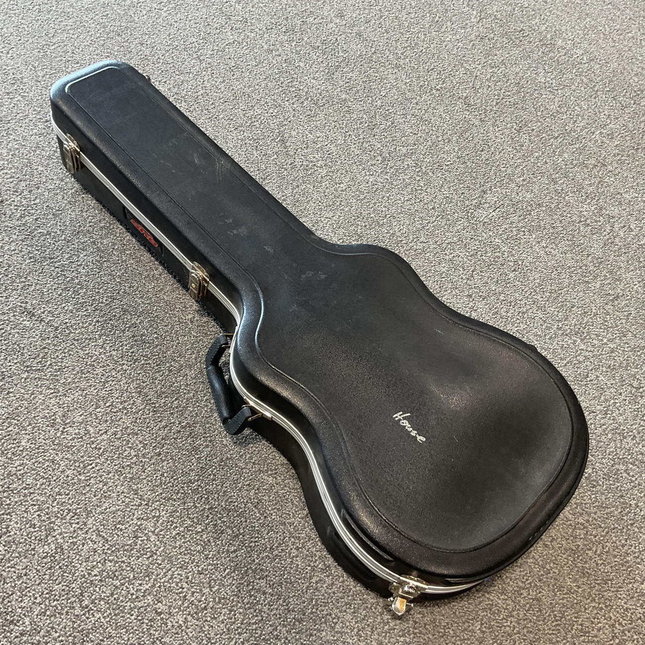 Used SKB BABY TAYLOR / MARTIN LX ACOUSTIC GUITAR HARD CASE