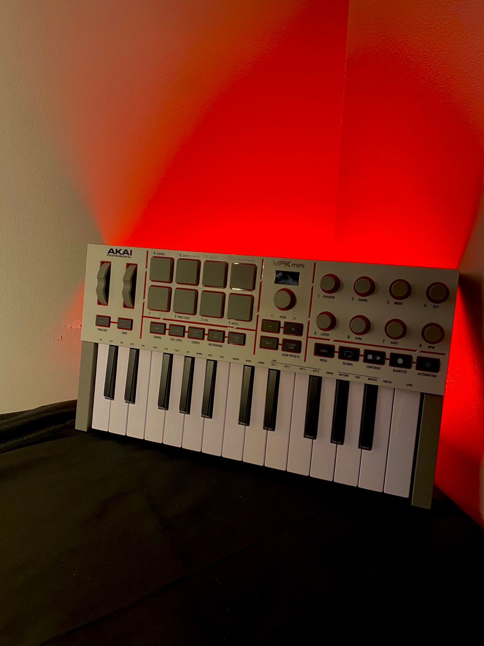 Used Akai MPK MINI 25-Key Keyboard 25-Key