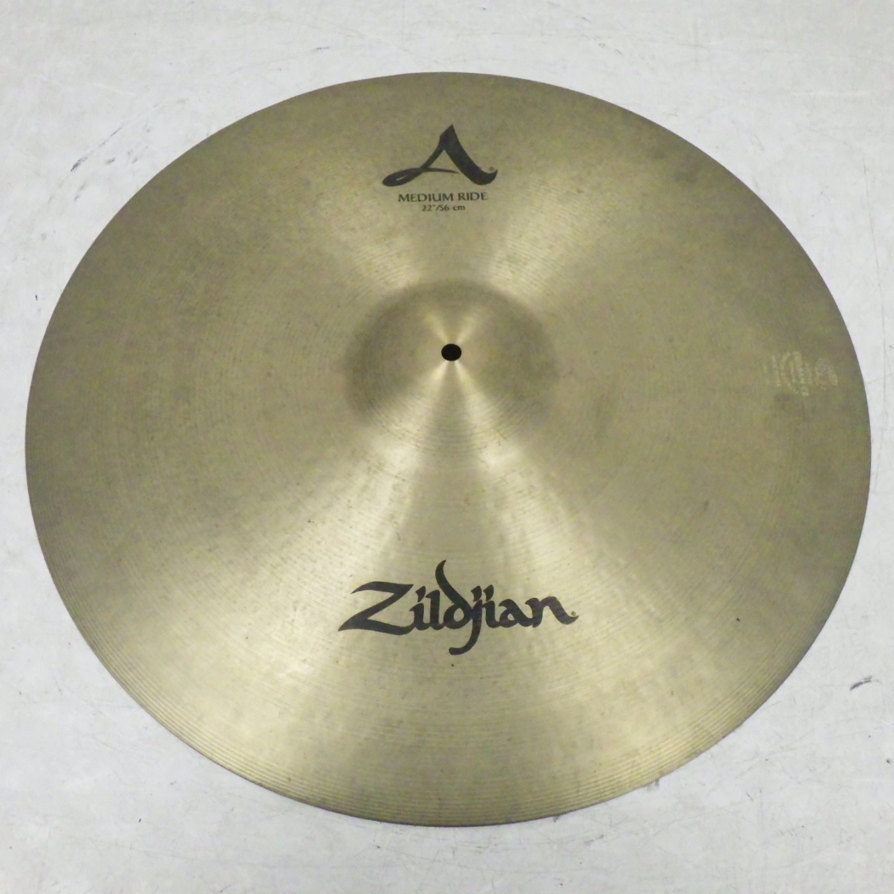 Used Zildjian A MEDIUM RIDE 22 INCH Ride Cymbal 22