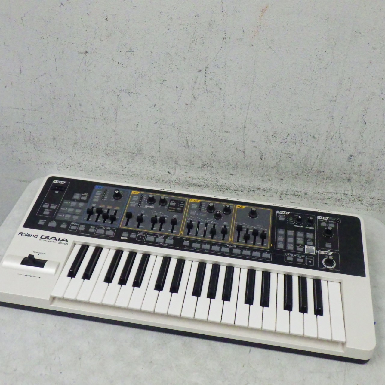 Used Roland GAIA SH-01 SYNTHESIZER WITH POWER 49-Key Synthesizer 