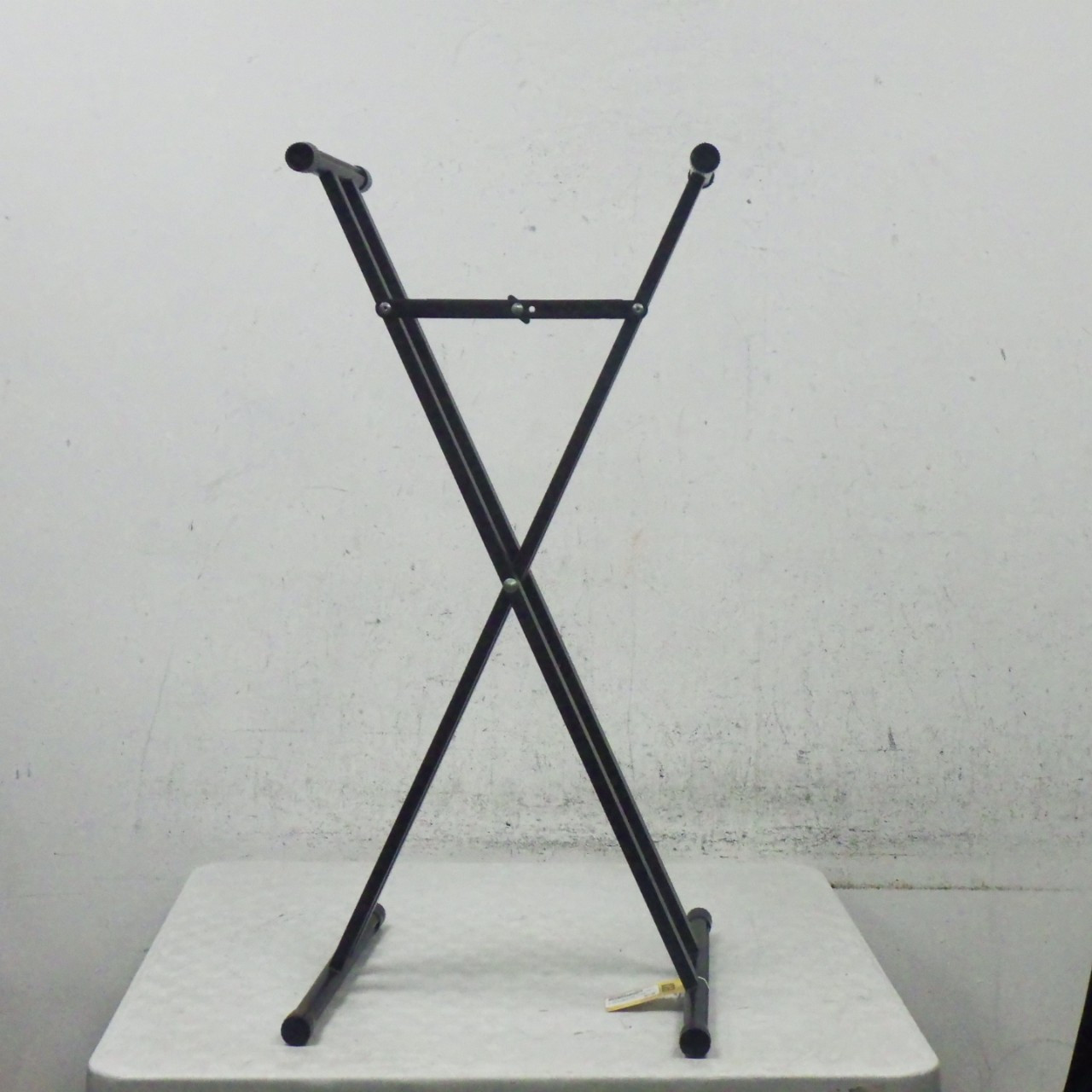 Used 1 TIER KEYBOARD STAND Single Keyboard Stand