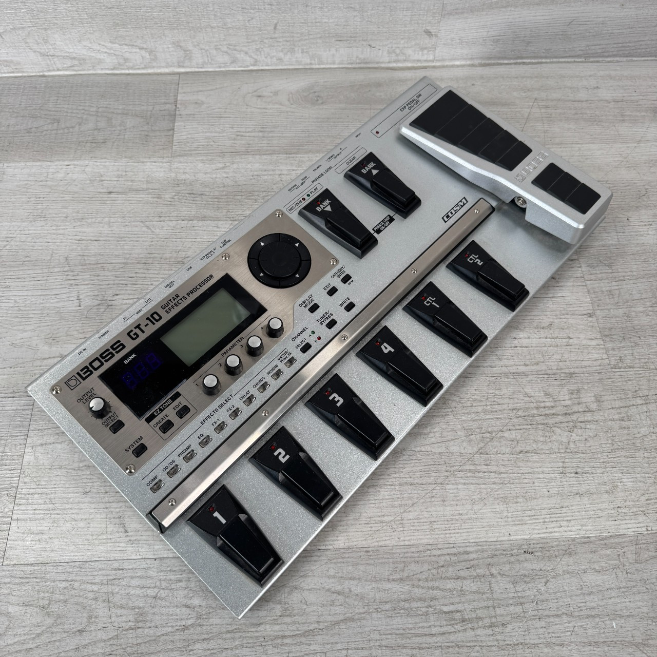 Used Boss GT-10 - Guitar Effects Processor - Carry Bag Included
