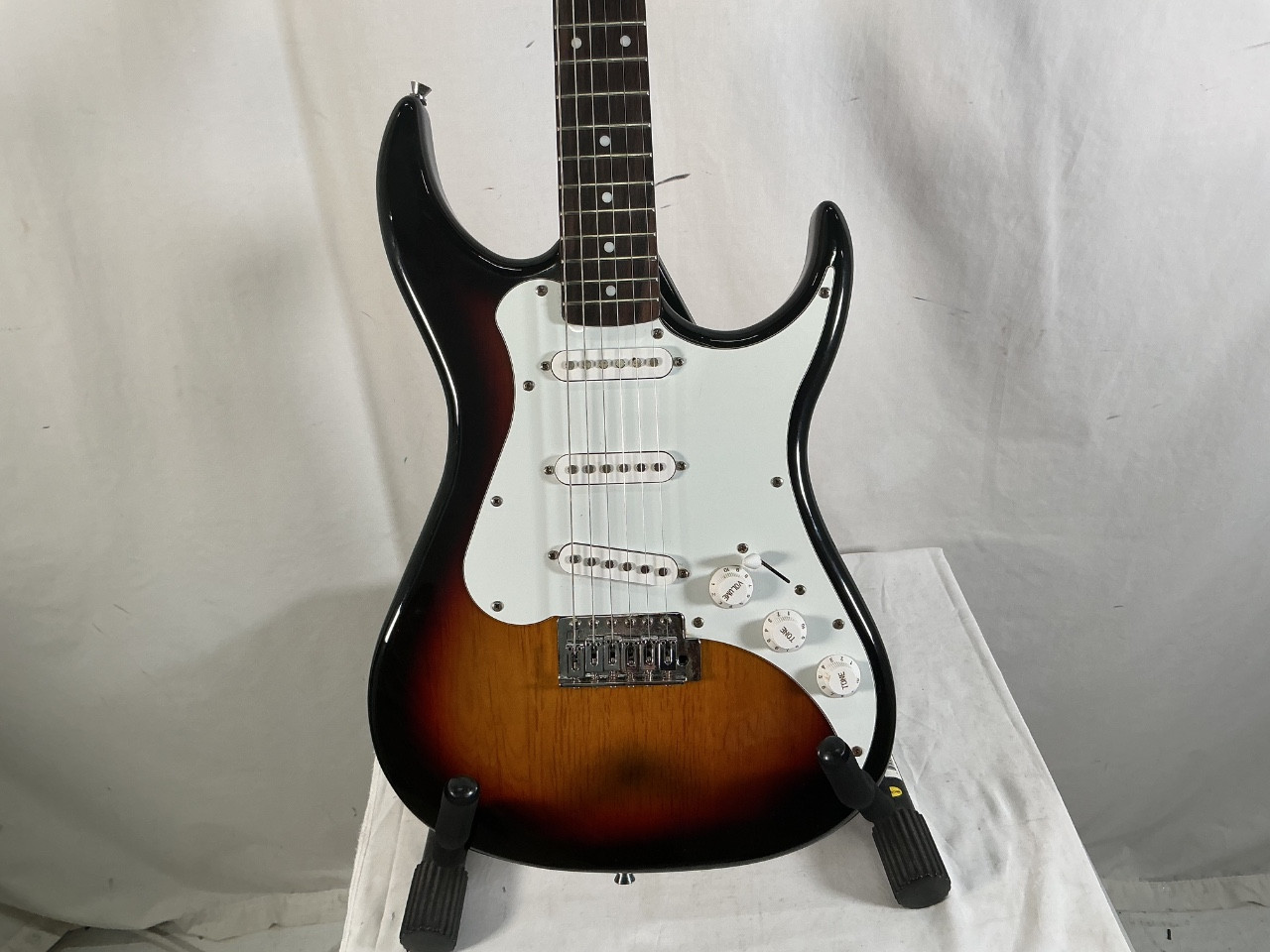 Used Axl ELECTRIC GUITAR S-TYPE S Type Electric Guitar Sunburst 6