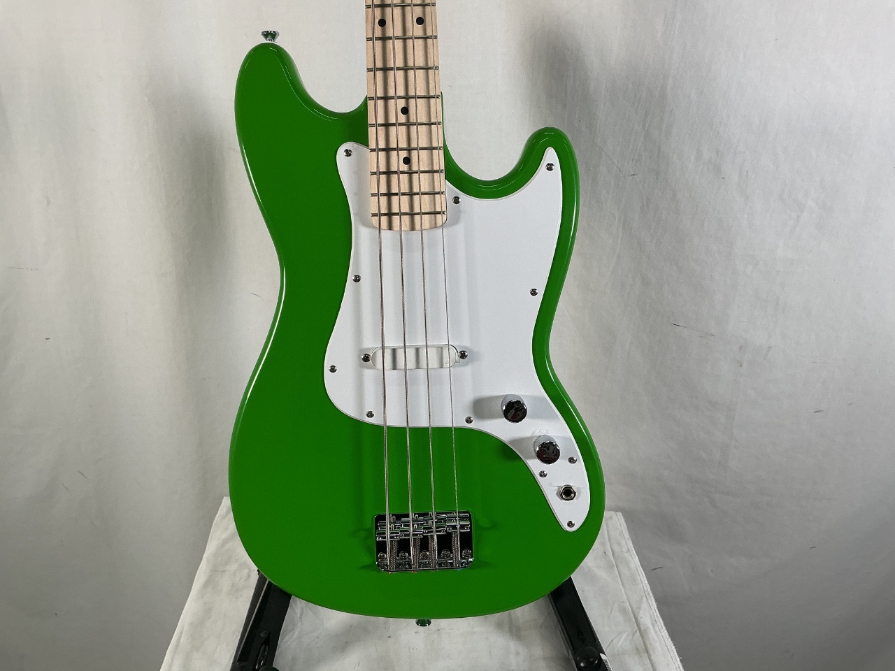 Used Squier SONIC BRONCO BASS Bass Guitar Green 4-String