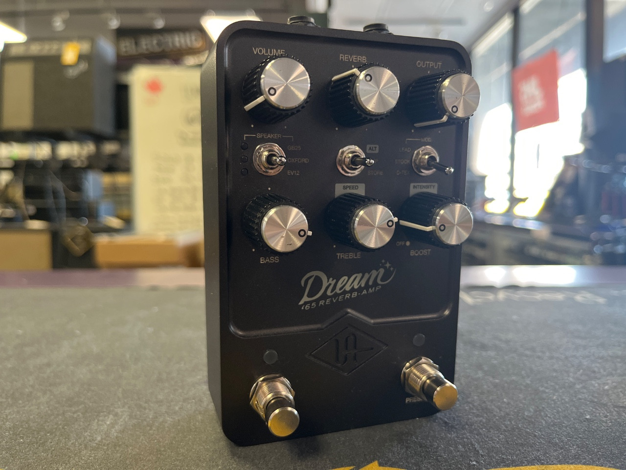 Used UNIVERSAL AUDIO DREAM 65 REVERB-AMP Amp Modeling Pedal
