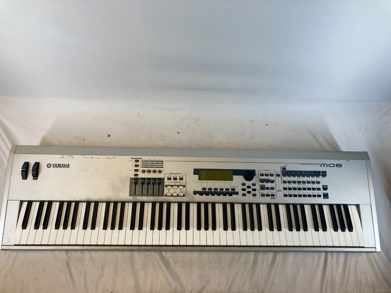 Used Yamaha MO8 Motif Synthesizer 41127-S000062606