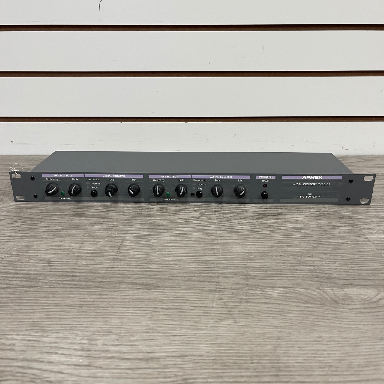 Used Aphex AURAL EXCITER 104 TYPE C2 W/AC Pro Sound Effects Unit