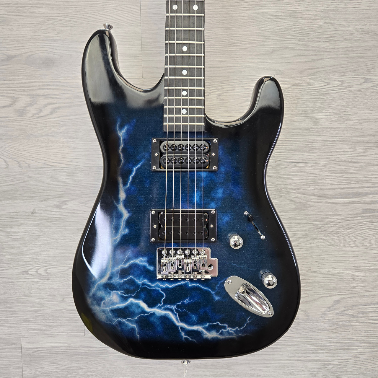 Used LIGHTNING ELECTRIC GUITAR S Type Electric Guitar Other 6-String