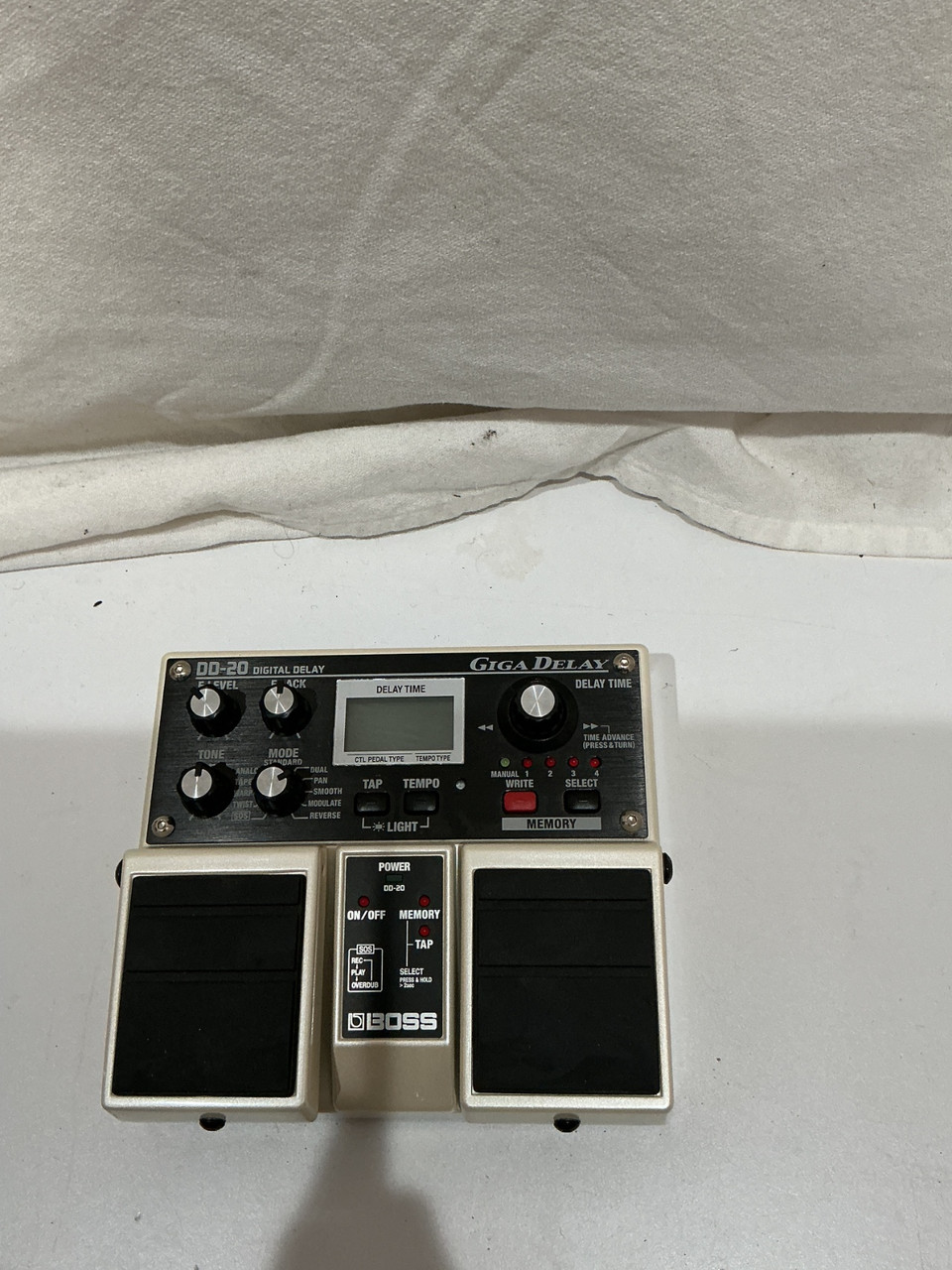 Used Boss DD-20 DELAY PEDAL Delay Pedal