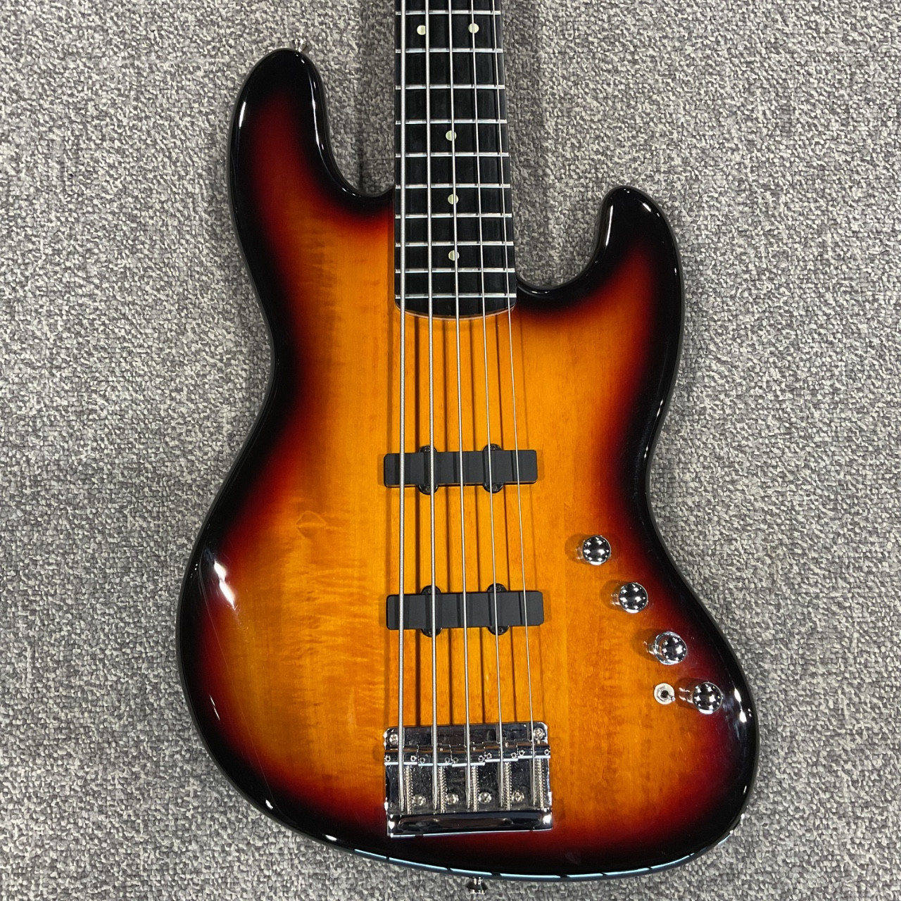 [美品]Squier Deluxe Jazz Bass Active V Used SQUIER DELUXE JAZZ BASS V ACTIVE Bass Guitar