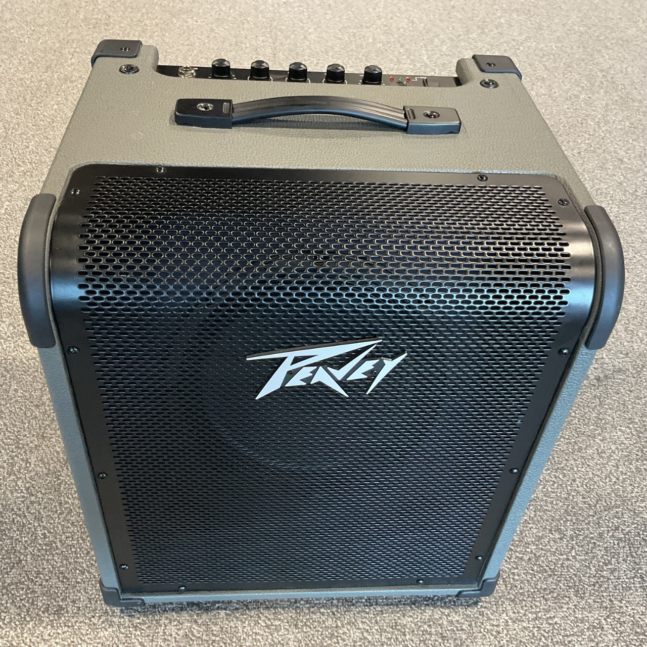 【専用出品中】PEAVEY MAX 100 100W ベースアンプ コンボ Used PEAVEY MAX 100 Bass Combo Amplifier