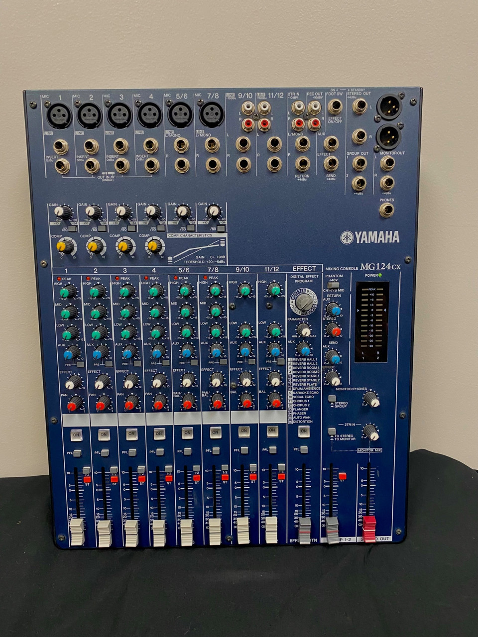 Used Yamaha MG124CX MIXING CONSOLE Compact Mixer