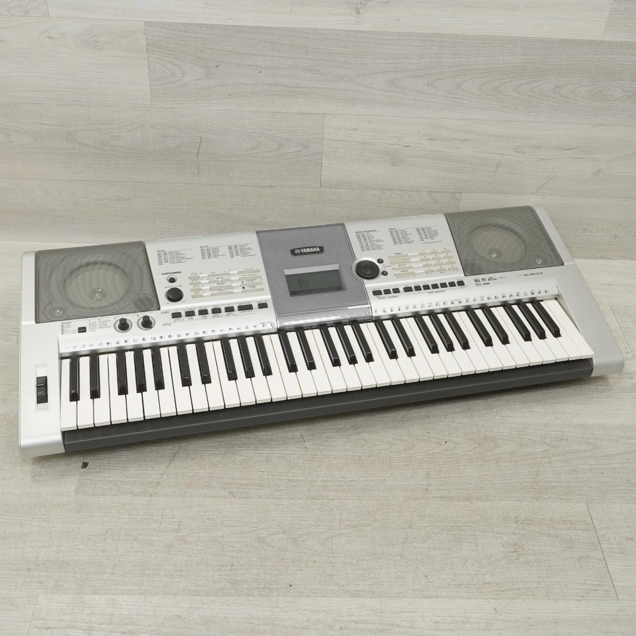 Used Yamaha Psr-e403 61-key Keyboard