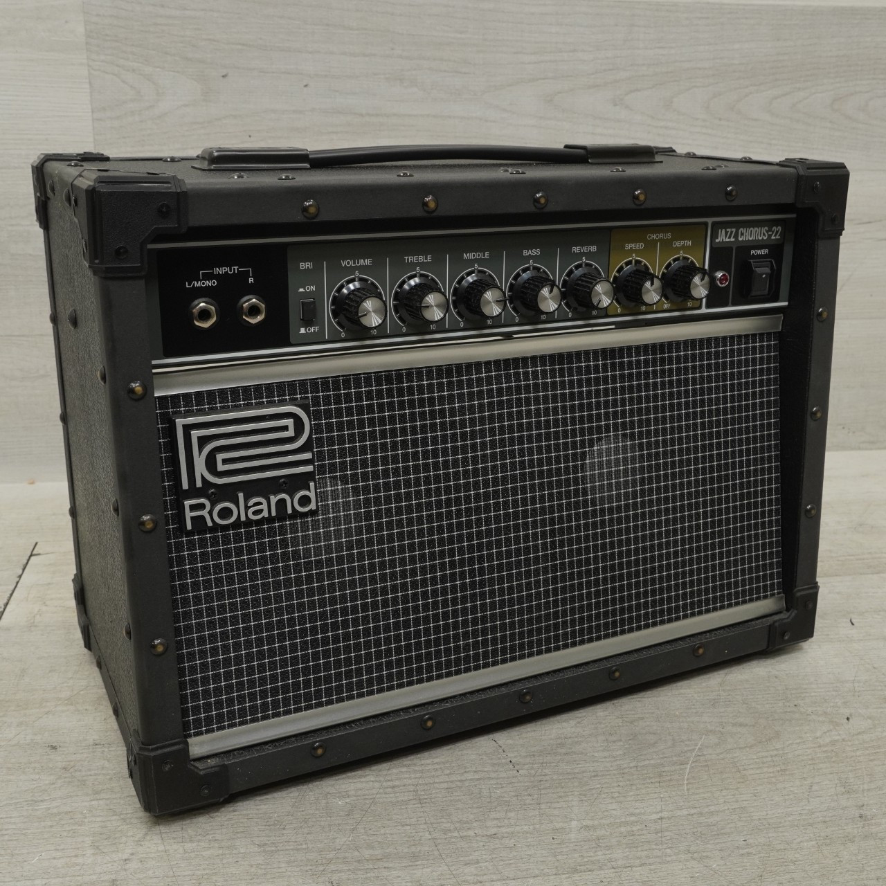 Used Roland JC-22 Jazz Chorus Solid State Guitar Combo