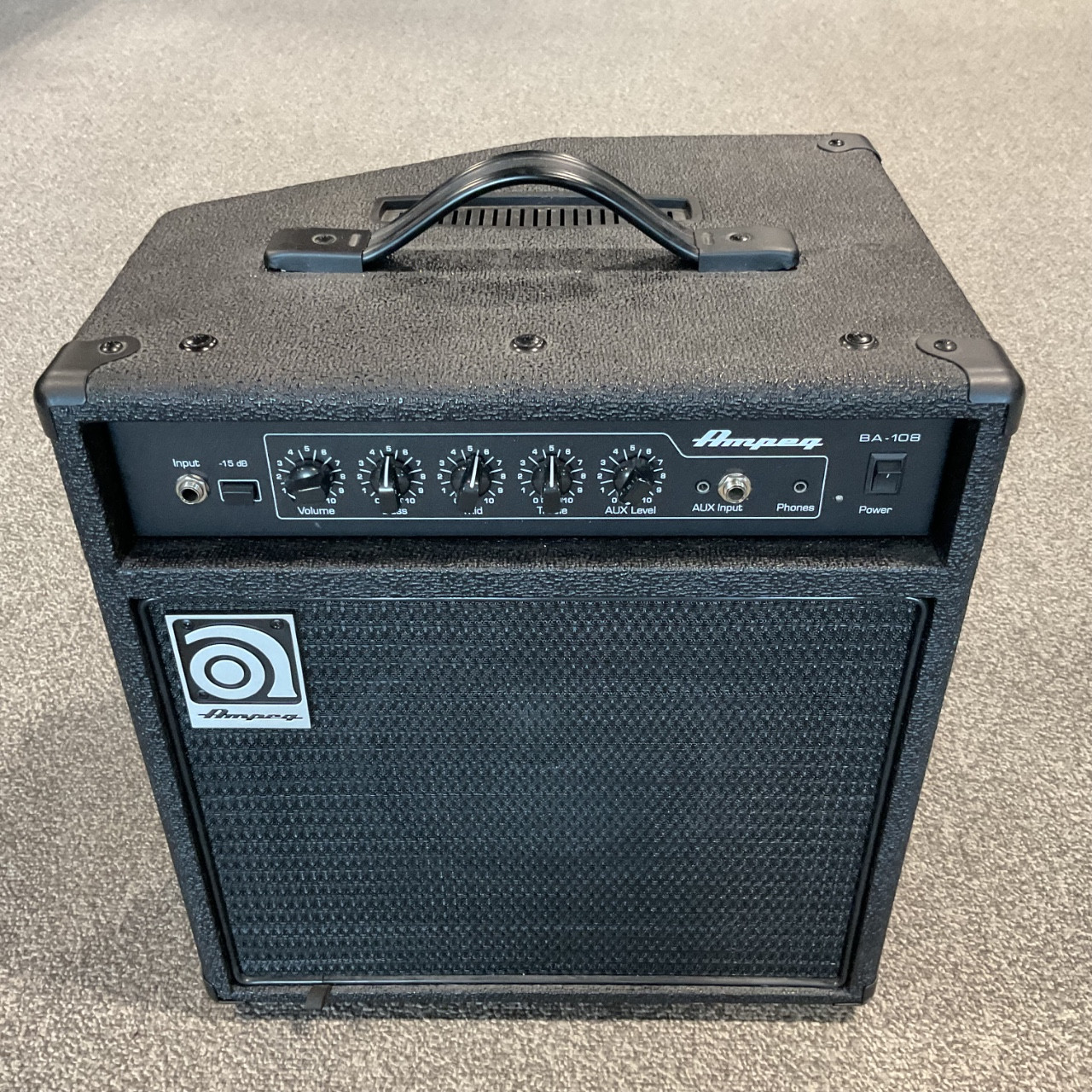 Ampeg BA-108 v2 ベース用アンプ　通電確認済み　電源コード有り Ampeg BA 108 V2 Ampeg BA-108 v2 ベース用アンプ 通電確認済み 電源