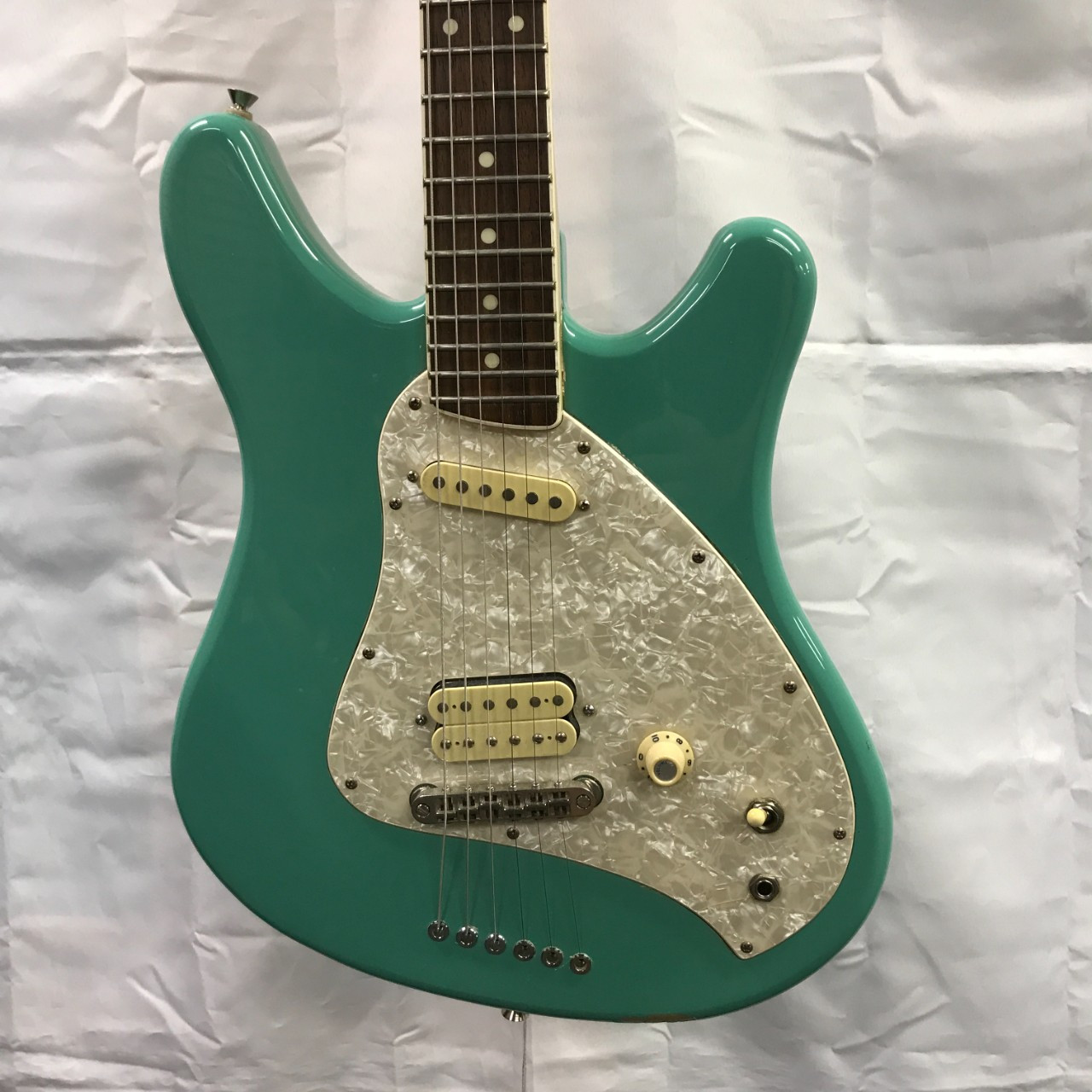 Used Squier VISTA SERIES VENUS Vintage Offset Dbl Cutaway Guitar