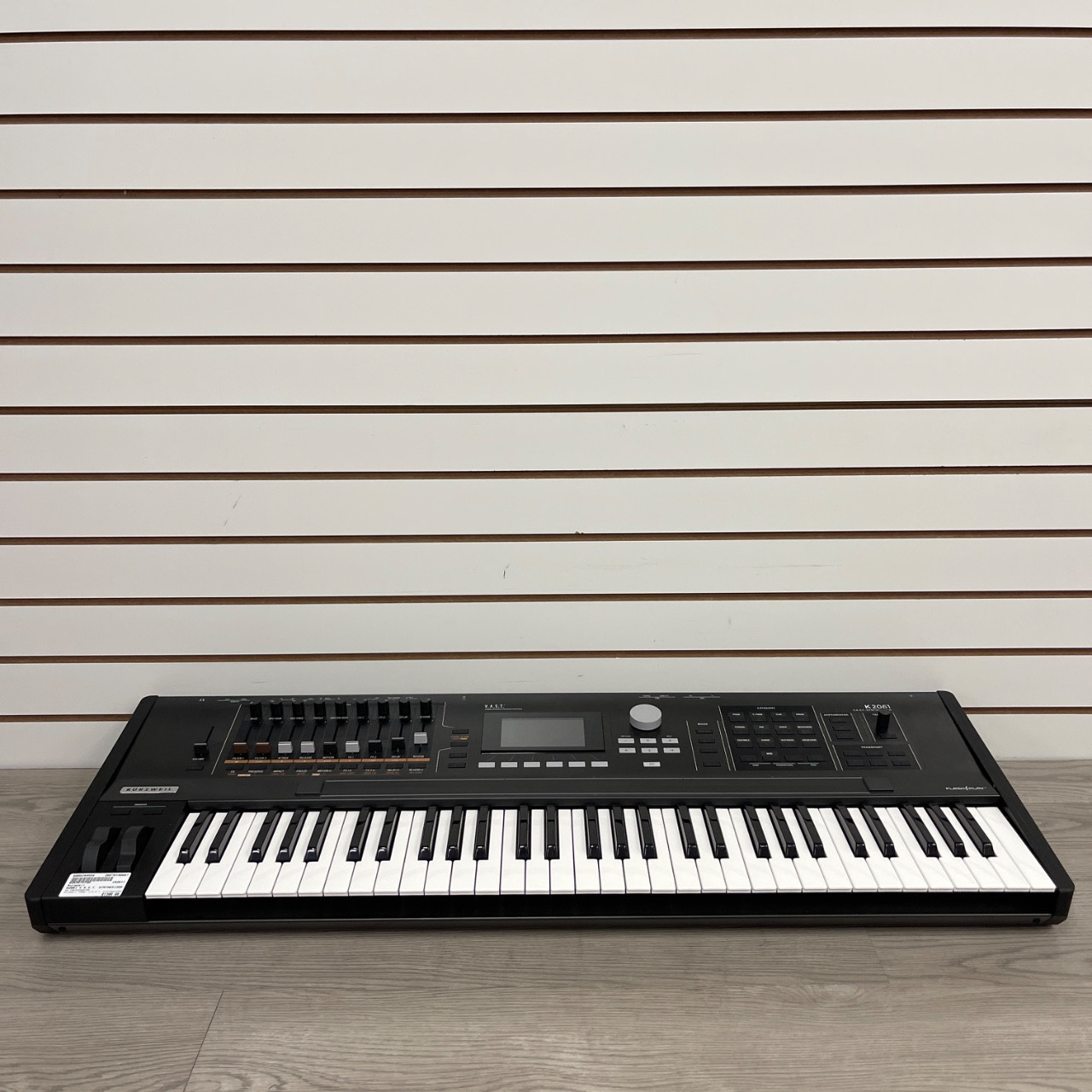 Used Kurzweil K2061 V.A.S.T. SYNTHESIZER 61-Key Synthesizer 61-Key