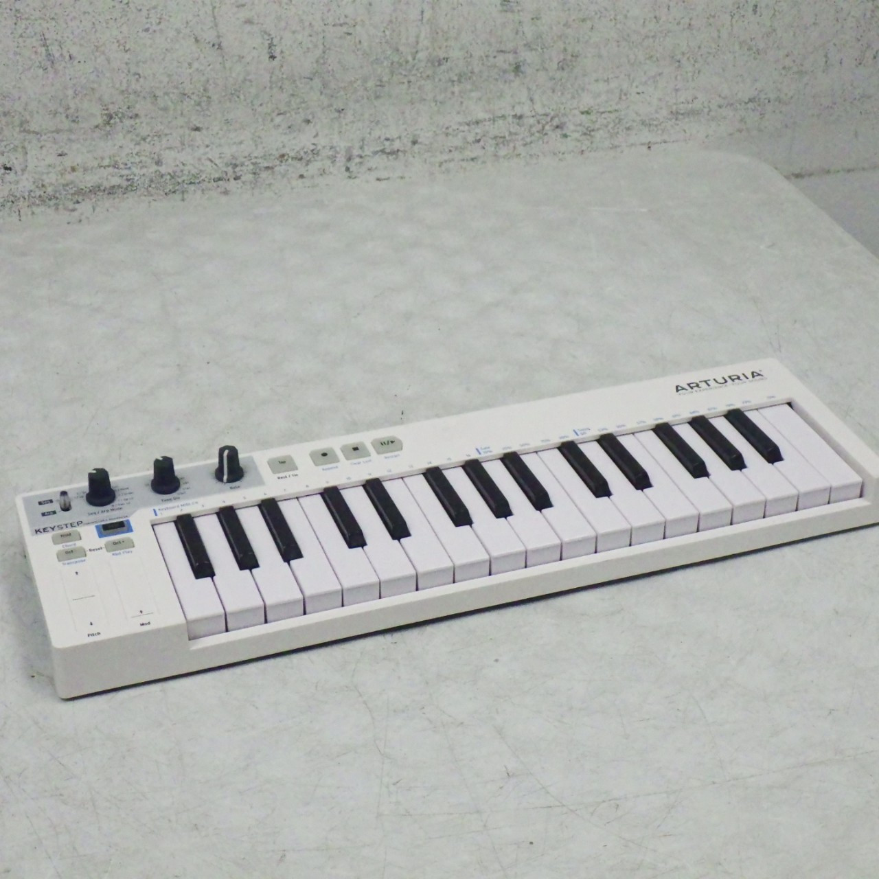 Used Arturia KEYSTEP MIDI CONTROLLER Compact Controller Compact